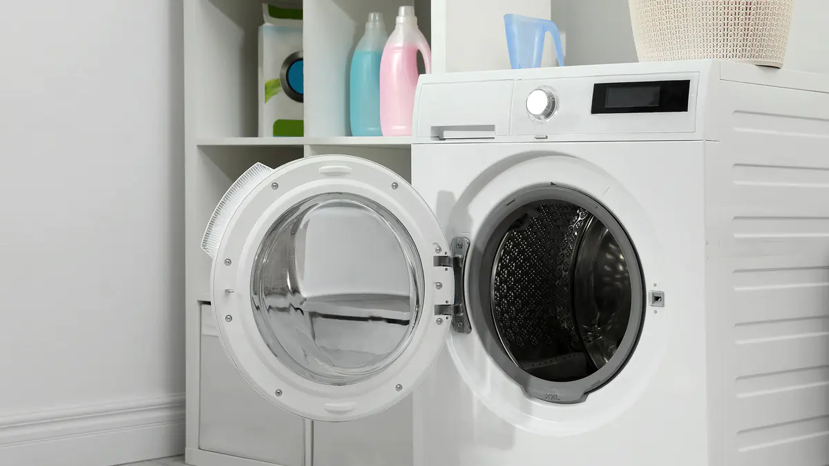 Proč nenechávat dvířka pračky otevřená příliš dlouho
