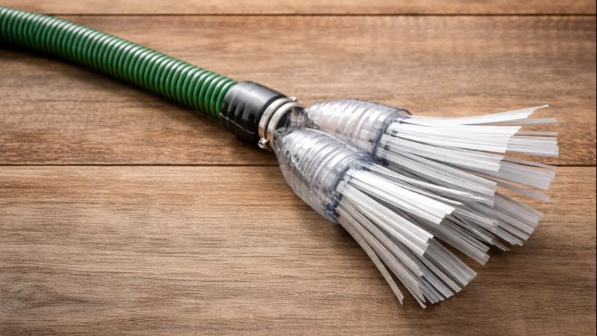 Zapomeňte na bramborové slupky a riskantní lezení na střechu: geniální způsob, jak vyčistit komín, ke kterému stačí jen dvě plastové lahve