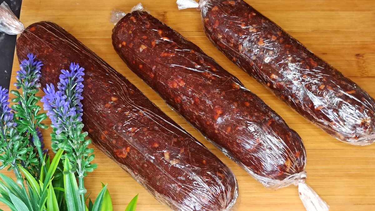 Čokoládový salám bez mixéru s „návykovou“ chutí a nostalgickým nádechem