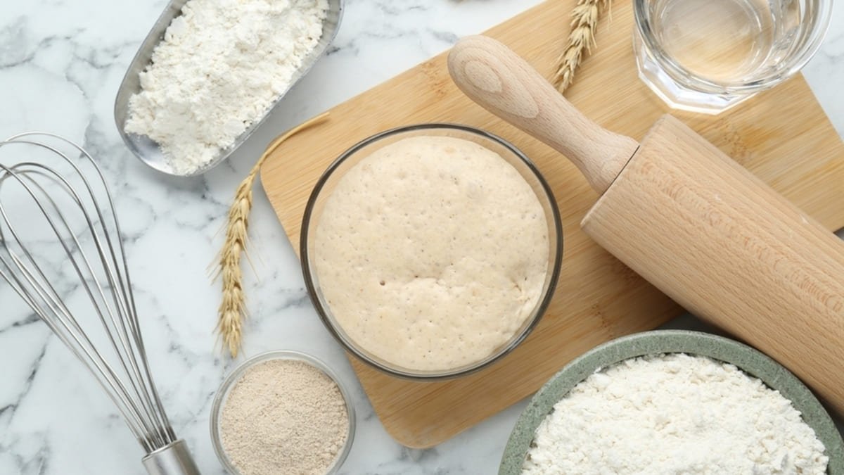 Vkusná domácí pizza z kynutého těsta: sdílíme ten nejjednodušší recept