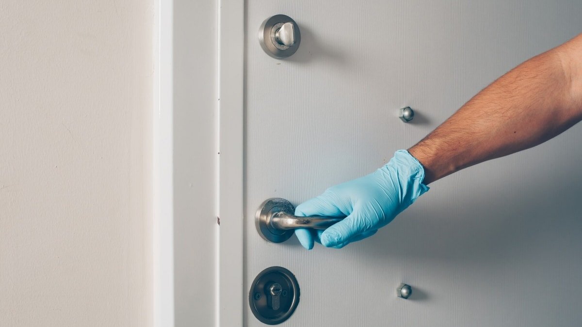 Proč trik s alobalem na klice přesvědčuje stále více domácností