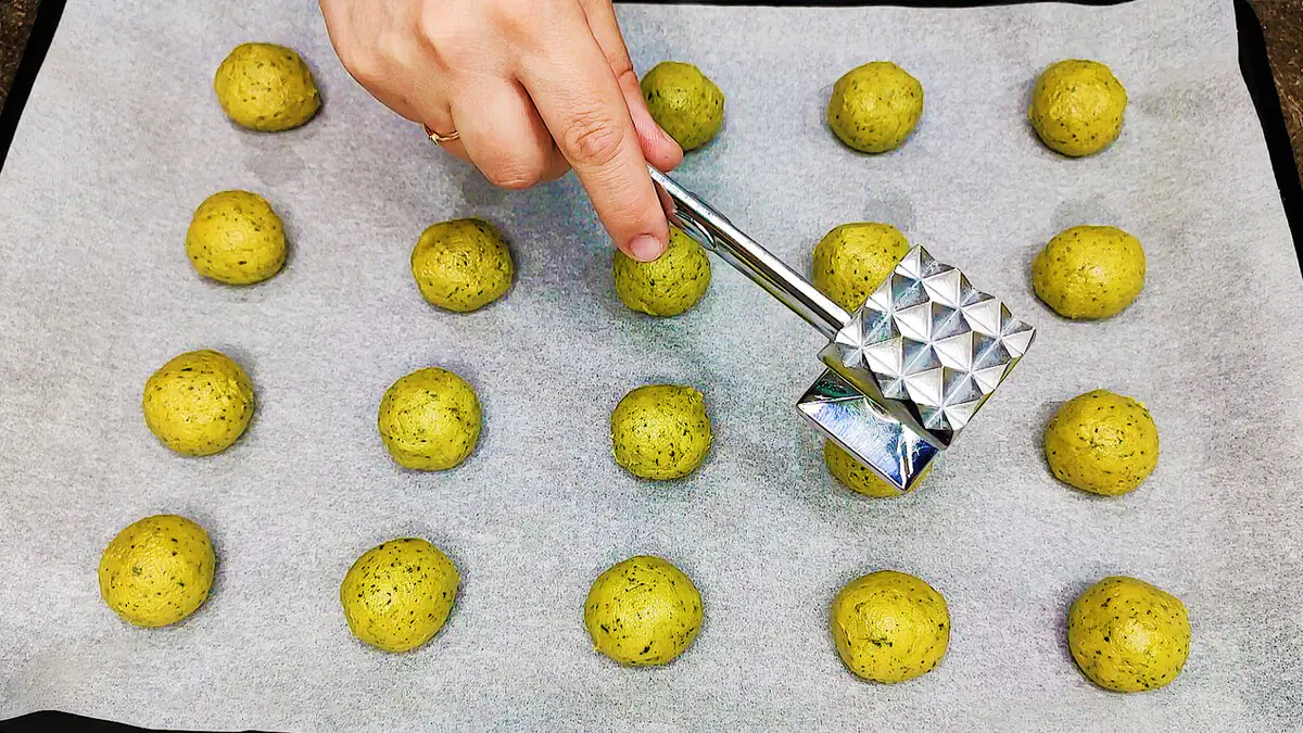 V mixéru a bez hnětení.. připravte si desetiminutové sušenky ve stylu známých cukrářů