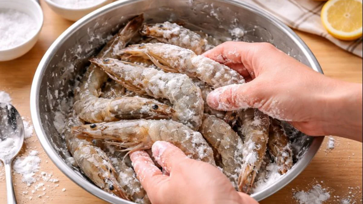 Jak „propláchnout krevety“, aby byly čerstvé, pružné a bez zápachu: jednoduché restauranční tajemství