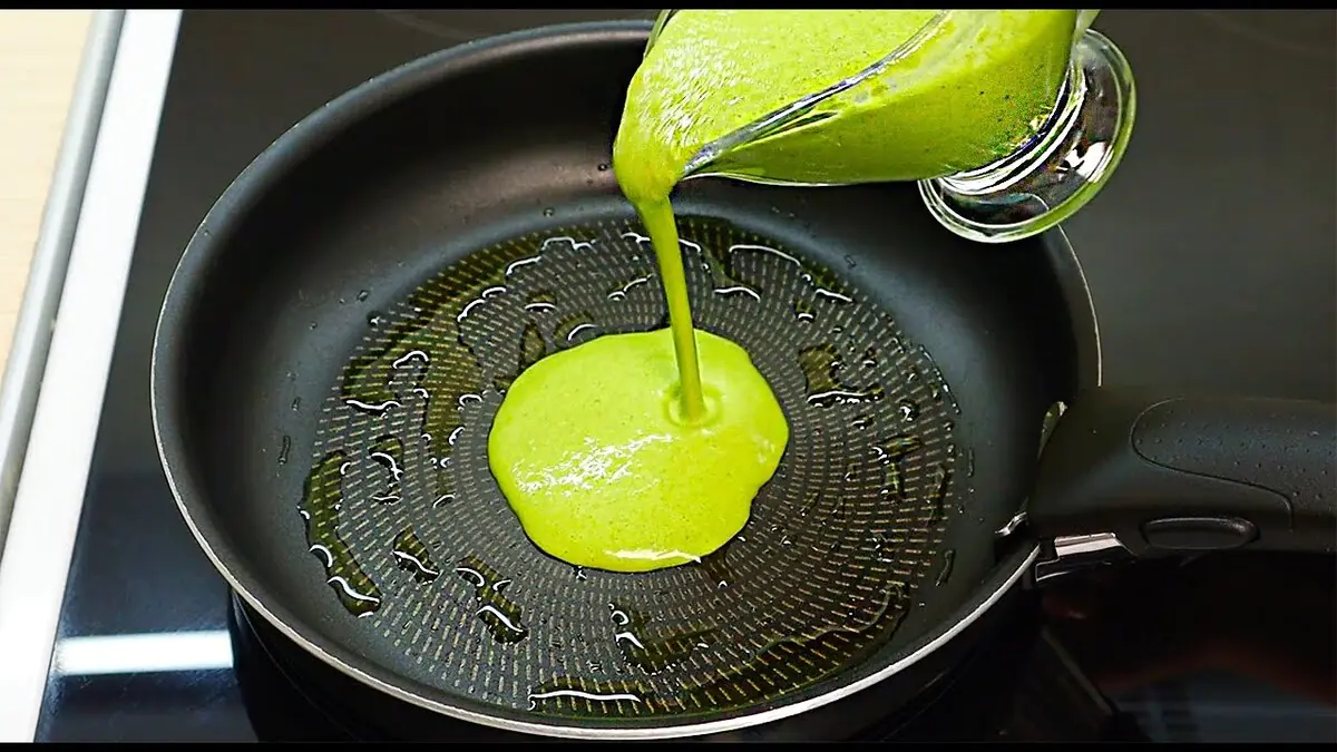 Smažit omeletu na oleji je špatně: tady je, co je lepší přidat místo toho