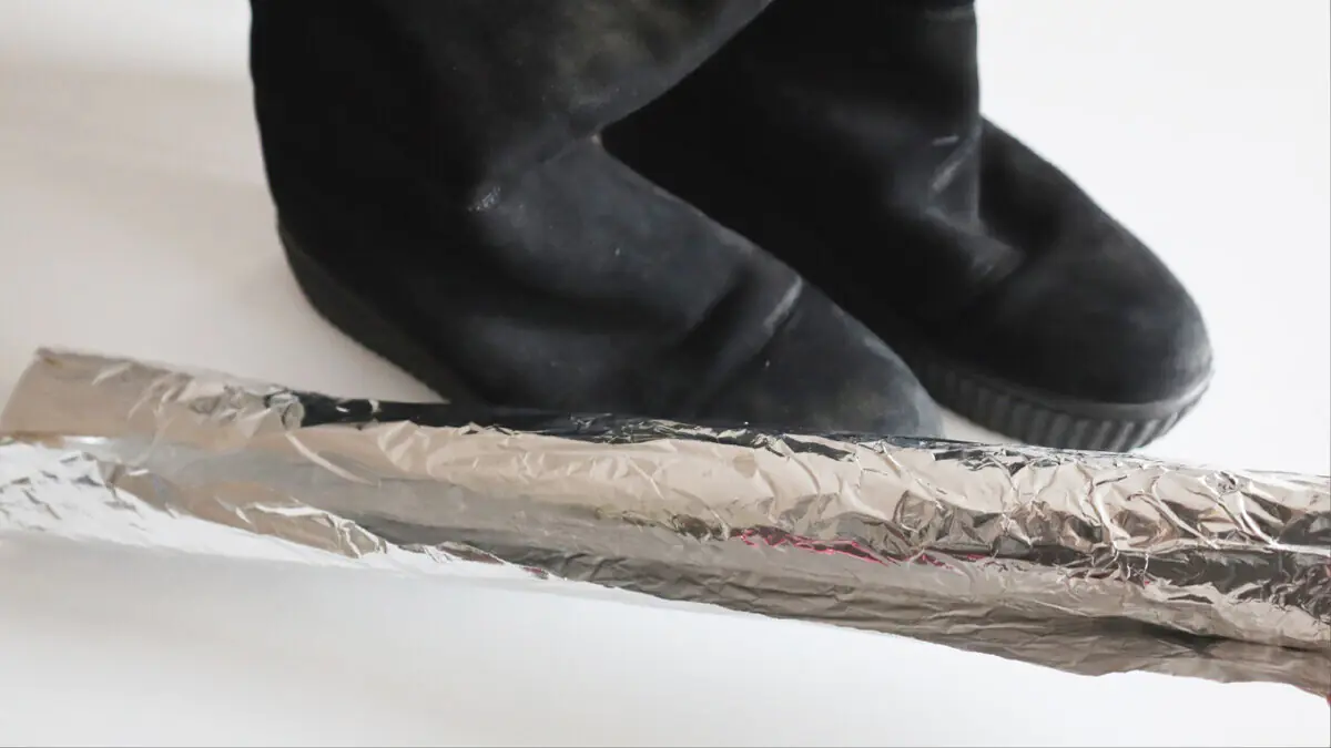 Jeden list pod vložku a nohy zůstanou v teple i při −35: jak při krutém mrazu nepromrznout na procházce