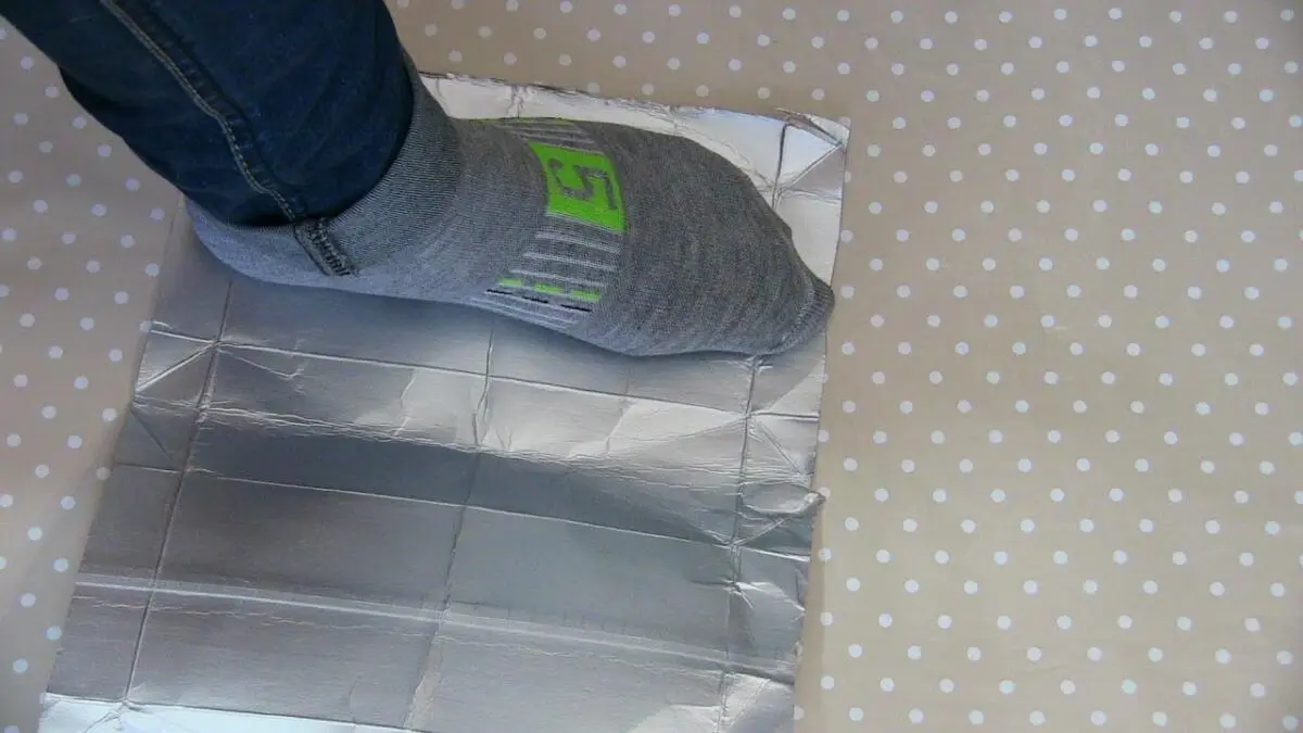 Jeden list pod vložku a nohy zůstanou v teple i při −35 jak při krutém mrazu nepromrznout na procházce