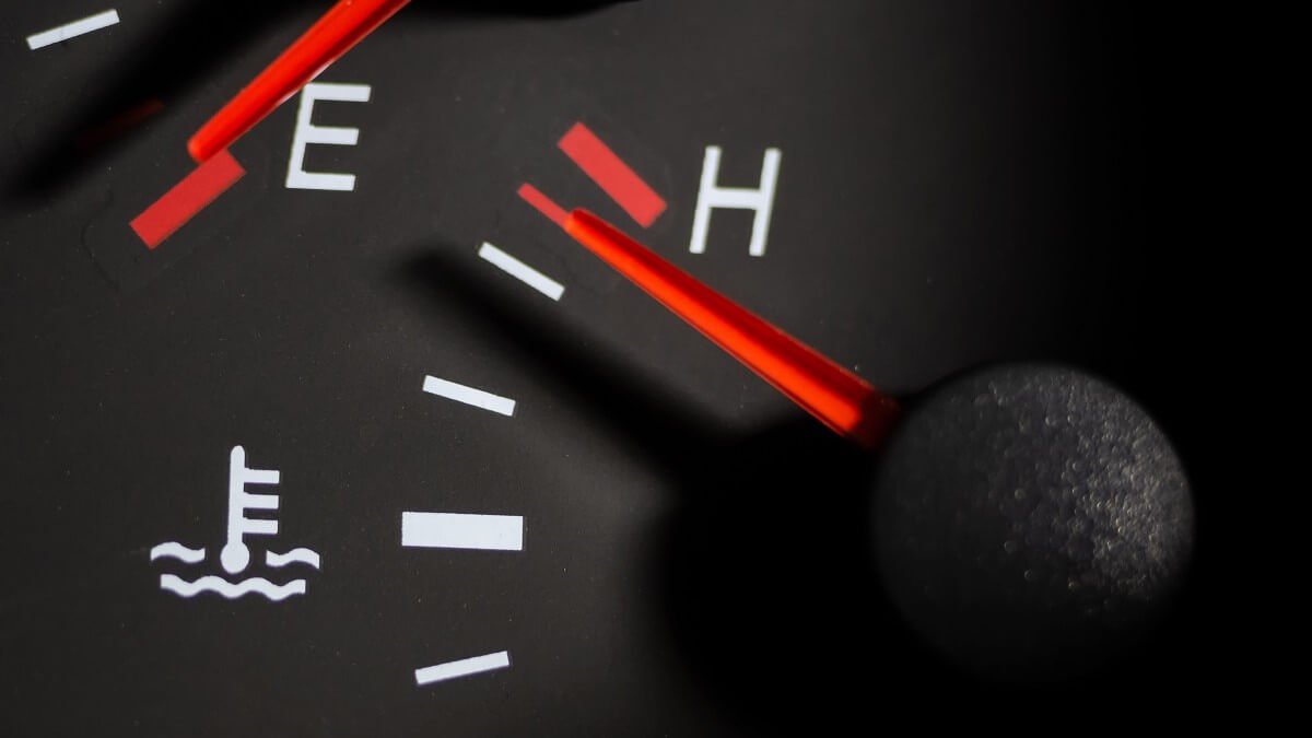 „V zimě zapnout topení hned po nastartování?“ I když počkáte jen 3 minuty, stav motoru v zimě se může úplně změnit