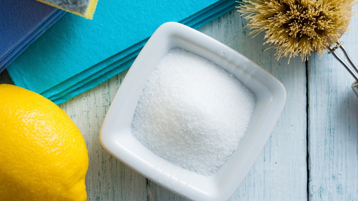 90 % lidí neví, že mikrovlnnou troubu lze vyčistit pouhým jedním citronem