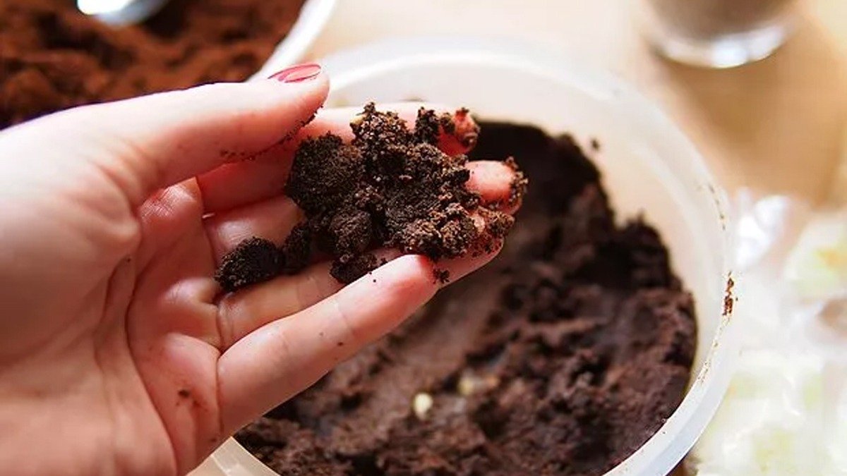 Led ze schodů taje rychleji než se solí a v Česku to funguje i při silných mrazech