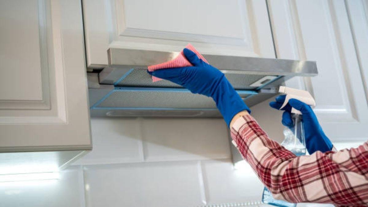 Proč se chytří majitelé už dávno vzdali digestoře v kuchyni a našli pohodlnější řešení