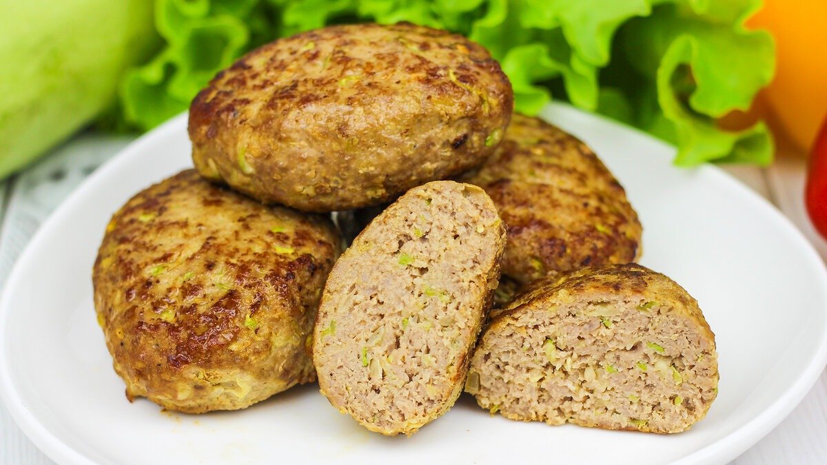 Kotlety už nejsou suché: 1 zelenina — a budou se rozplývat na jazyku: hodí se ke kuřecímu, vepřovému i hovězímu