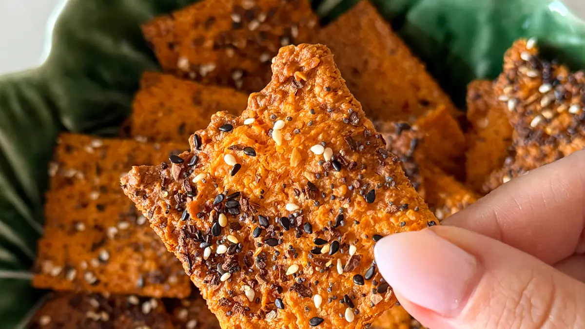 Krekry ze 2 ingrediencí – ovesné vločky a rajčata