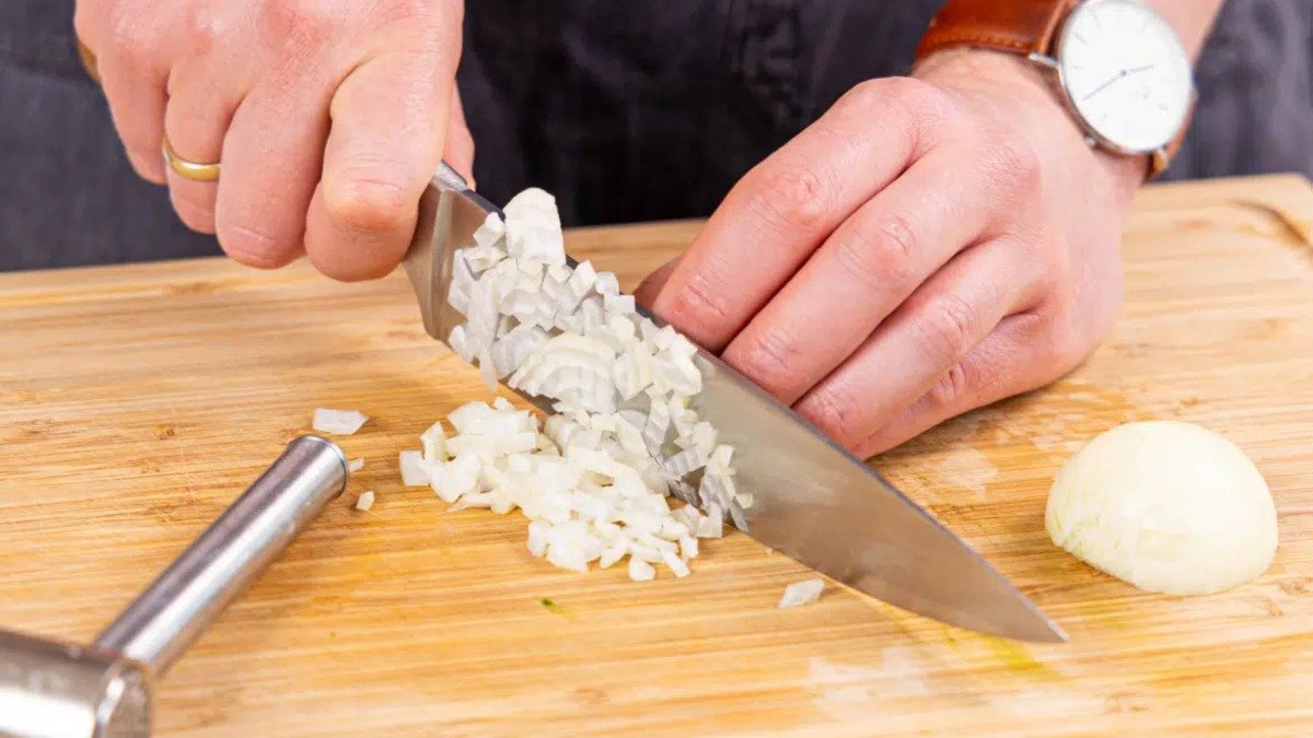 Těstoviny se smetanovým špenátem a omáčkou z čerstvého sýra: krémový expresní recept za 30 minut na večer po práci