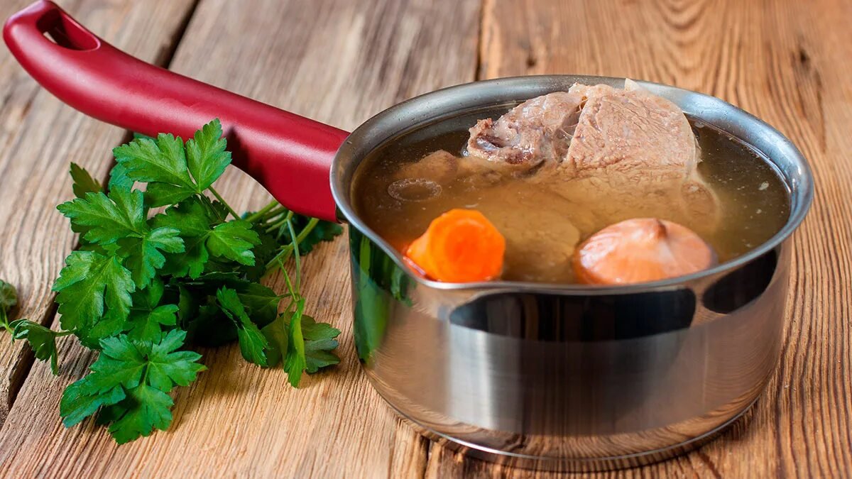 Maso na vývar se dává do studené, nebo do horké vody Nejsou o tom pochybnosti