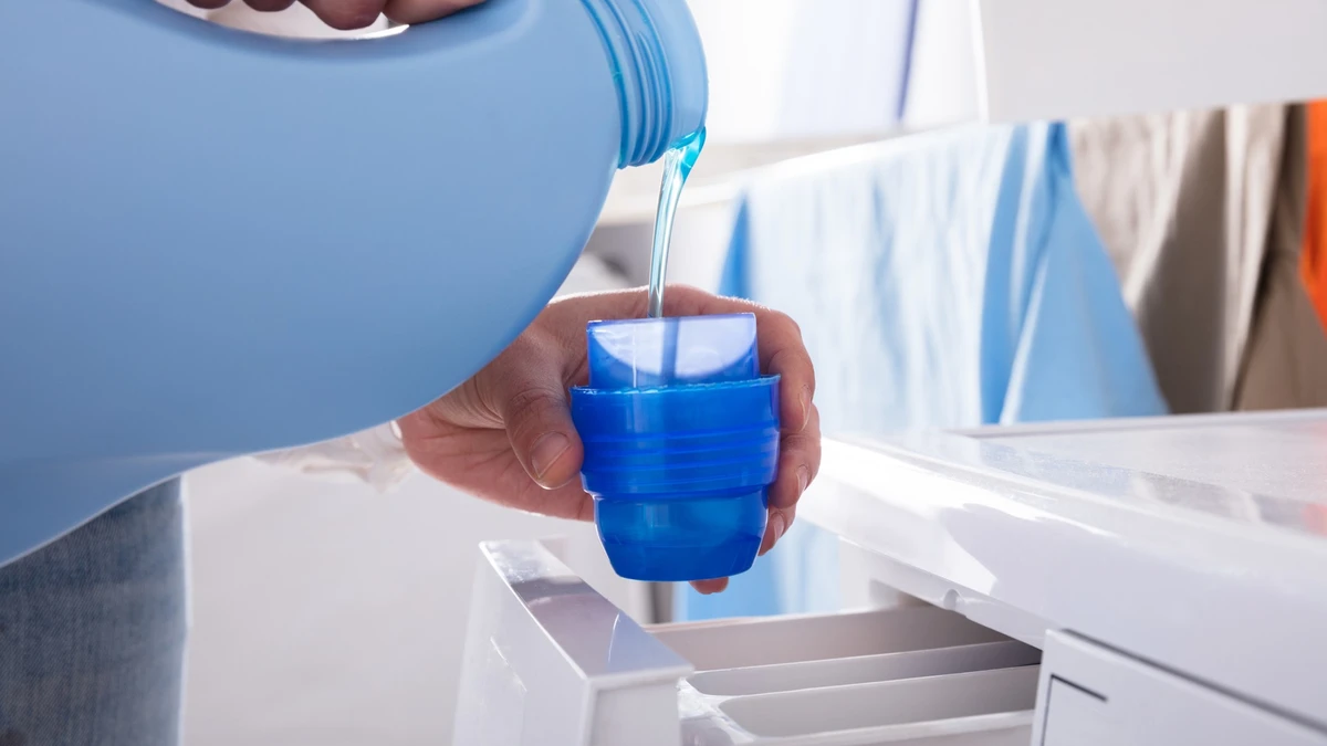 Mnozí si toho nevšímají každý den – a právě tady je klíč k bezchybně čistému prádlu