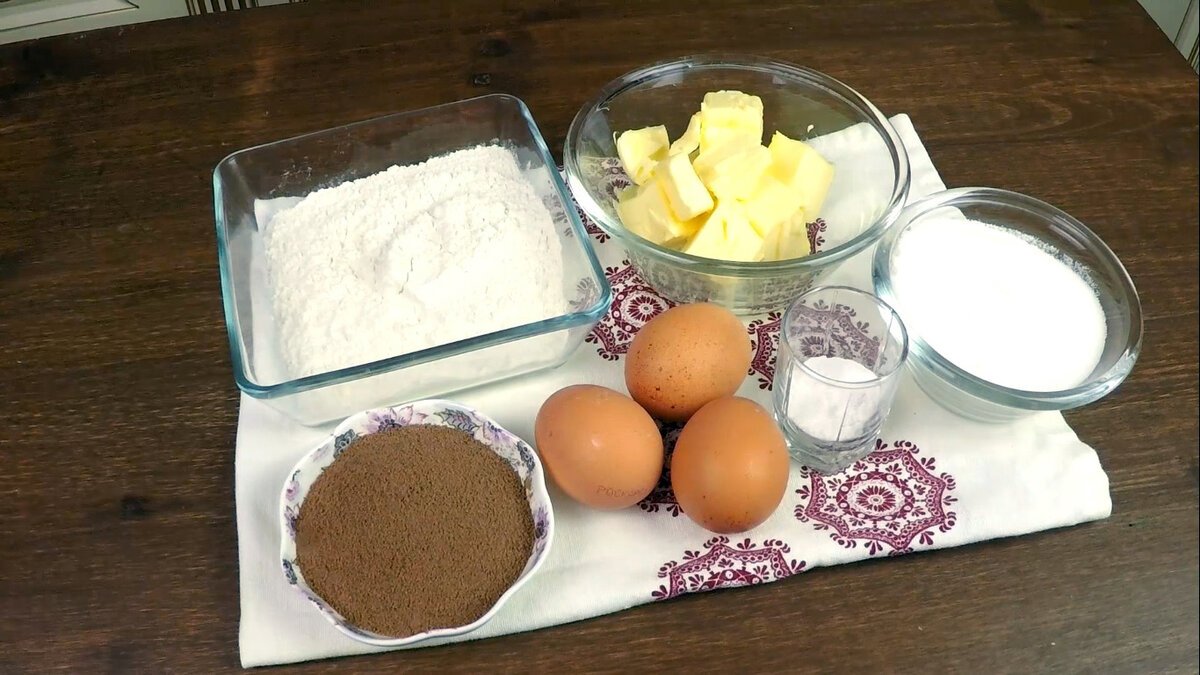 Nejjednodušší recept na mramorovou bábovku: míchá se jen lžící, ale výsledek je skvělý