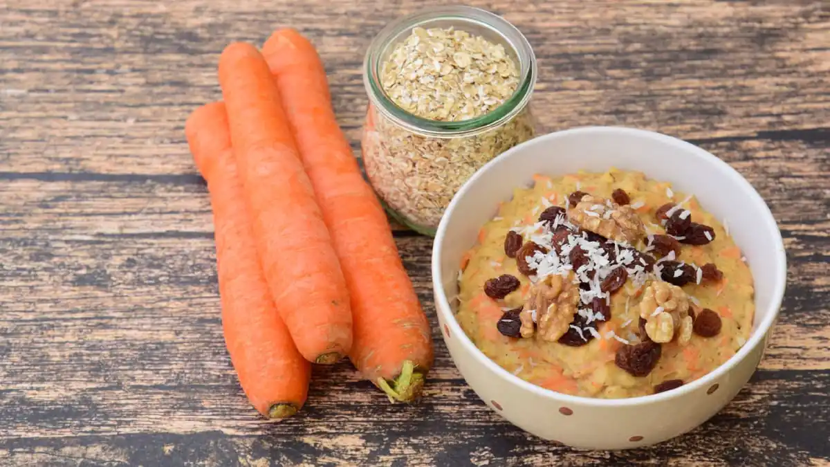 Ovesná kaše s chutí mrkvového dortu získala deset bodů a „papouščí odznak“