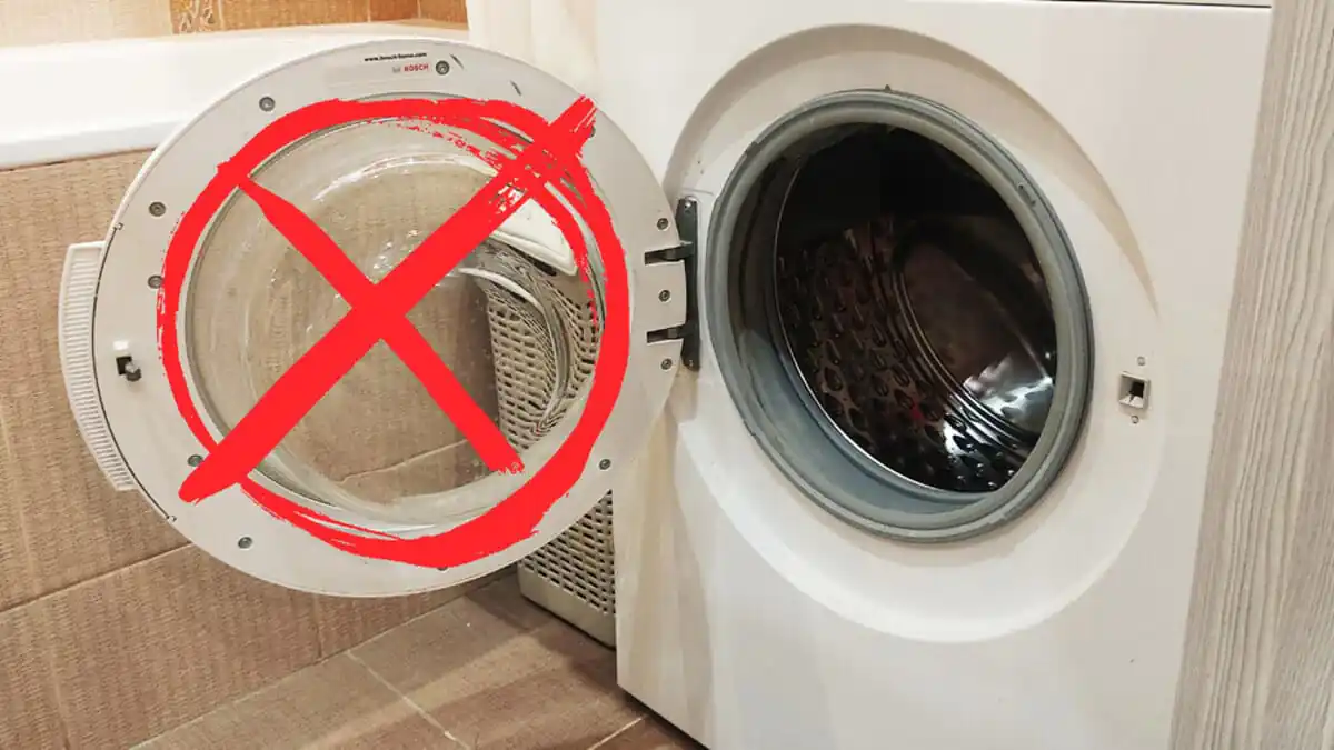 Nechávat dvířka pračky po praní otevřená se může zdát neškodné, ale časem to může vést k nečekaným problémům