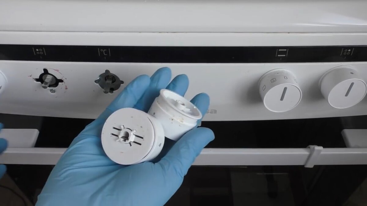 Jak vyčistit knoflíky sporáku od mastnoty a nečistot: 5 domácích metod z toho, co máte po ruce