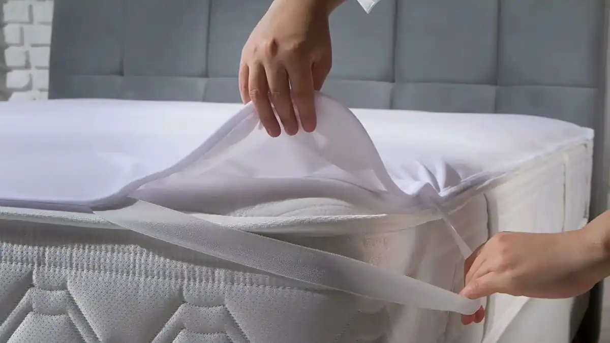 Položte na matraci hliníkovou fólii: druhý den ráno si poděkujete