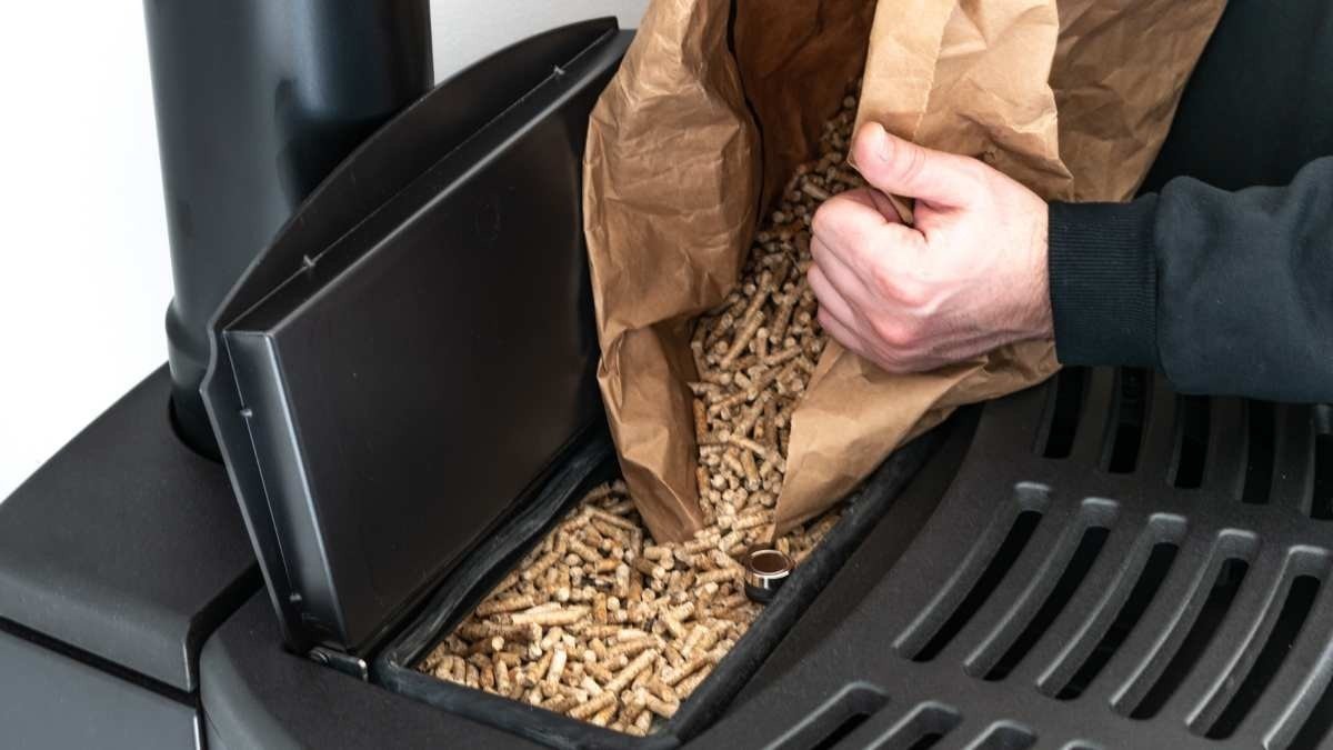 Pelety a příliš hlučná kamna Jaká nastavení a kontroly provést