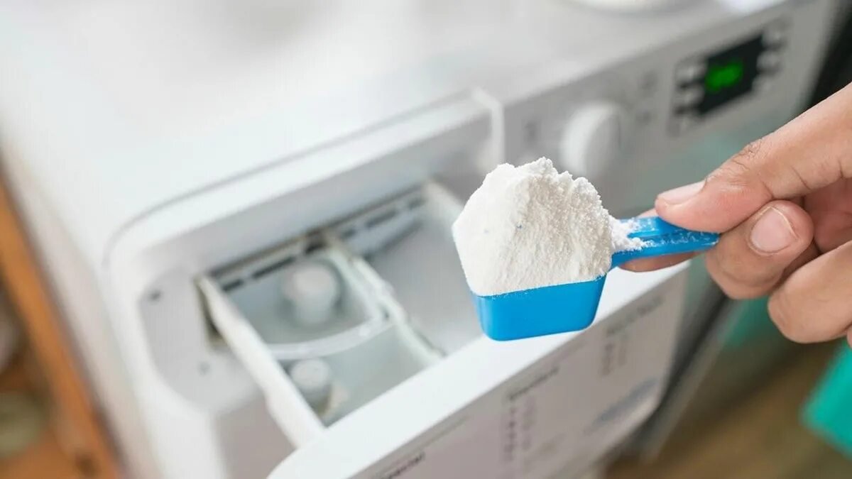 Po spuštění praní, a ne předtím: ve 33 letech zjistila, jak správně nasypat prášek do pračky