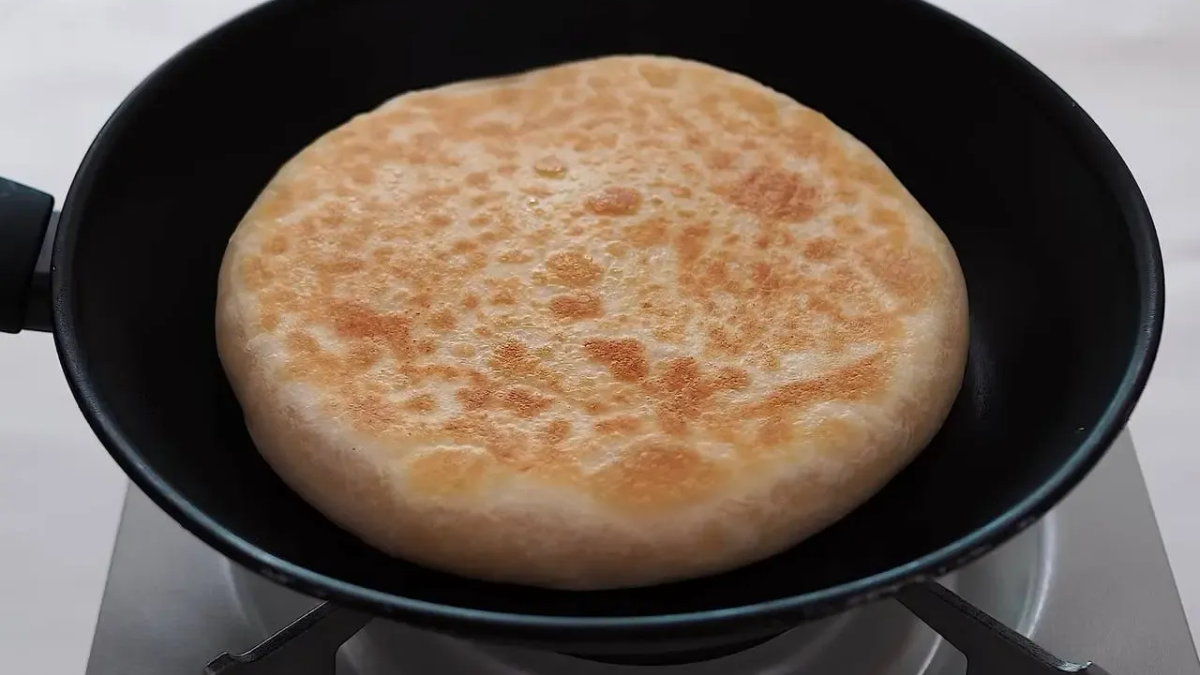 Beru sýr a brambory – za 10 minut piju kávu s božskou plackou – bez trouby, vajec a droždí