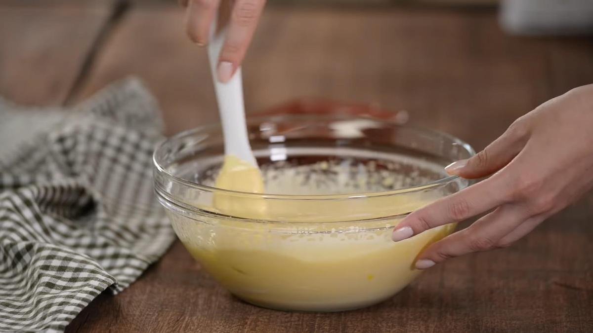 Plnohodnotný dort za 15 minut bez sušenek a bez trouby: vezmu pánev a připravím nebeský dezert