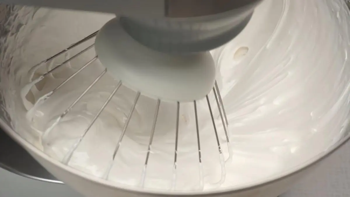 „Bavlněný dort“: recept ze 3 ingrediencí bez lepku, který se rozplývá na jazyku