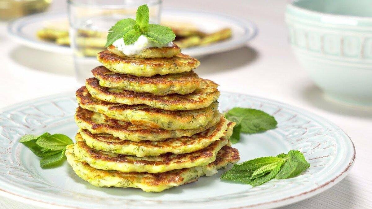 Povedené cuketové placičky jen ze 2 ingrediencí