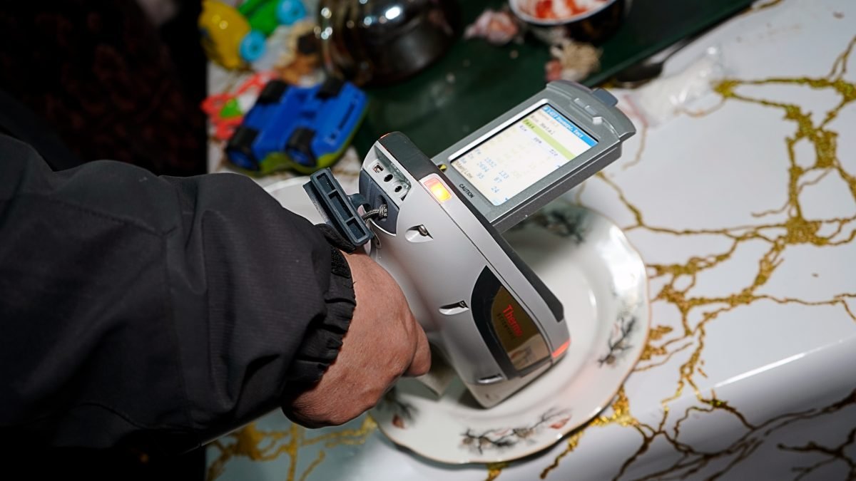 Proč byste neměli jíst z porcelánu z blešího trhu