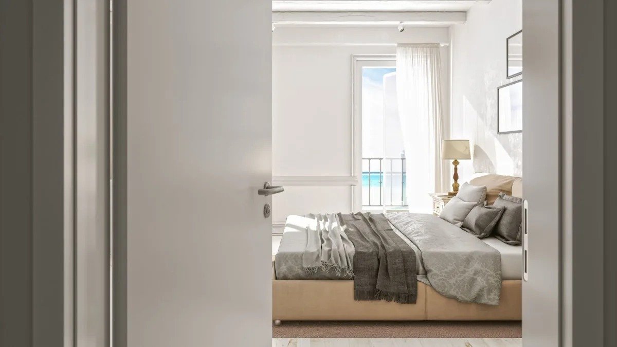 Proč byste nikdy neměli spát s otevřenými dveřmi do ložnice