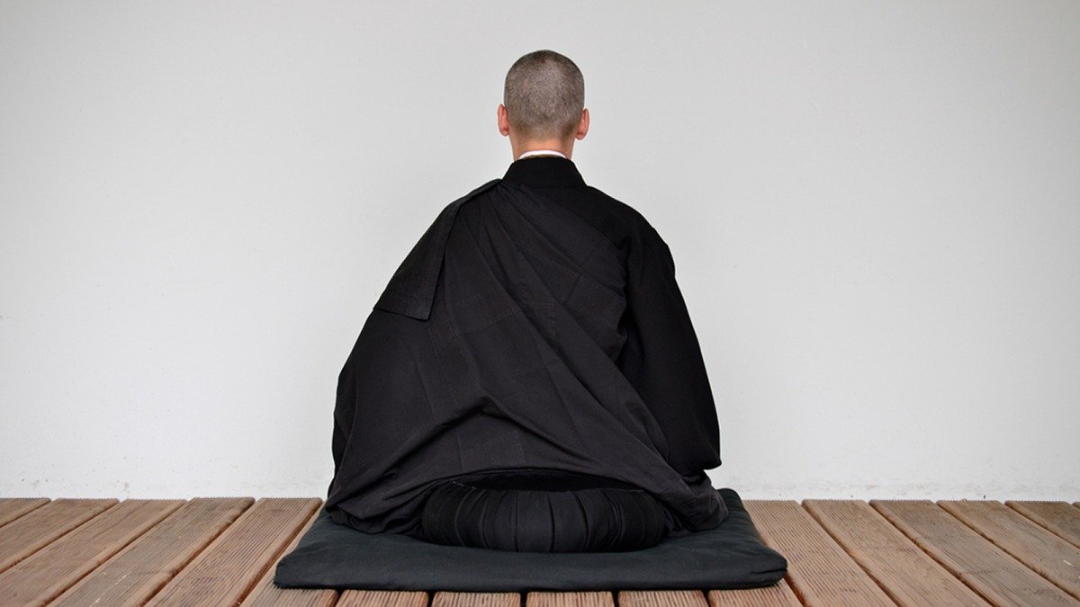 Japonci sedí na toaletě čelem ke zdi: důvod překvapí, ale dává smysl