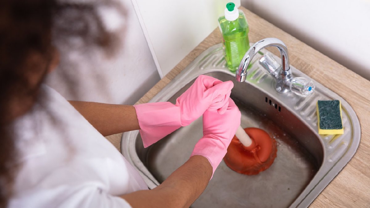 Upozornění na zbylý smetanový likér: v českých domácnostech se v lednu znovu opakuje stejná chyba