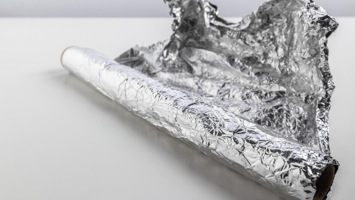 Hliníková fólie na dveřních klikách: co je to za tip, který se stal virálním na sociálních sítích?