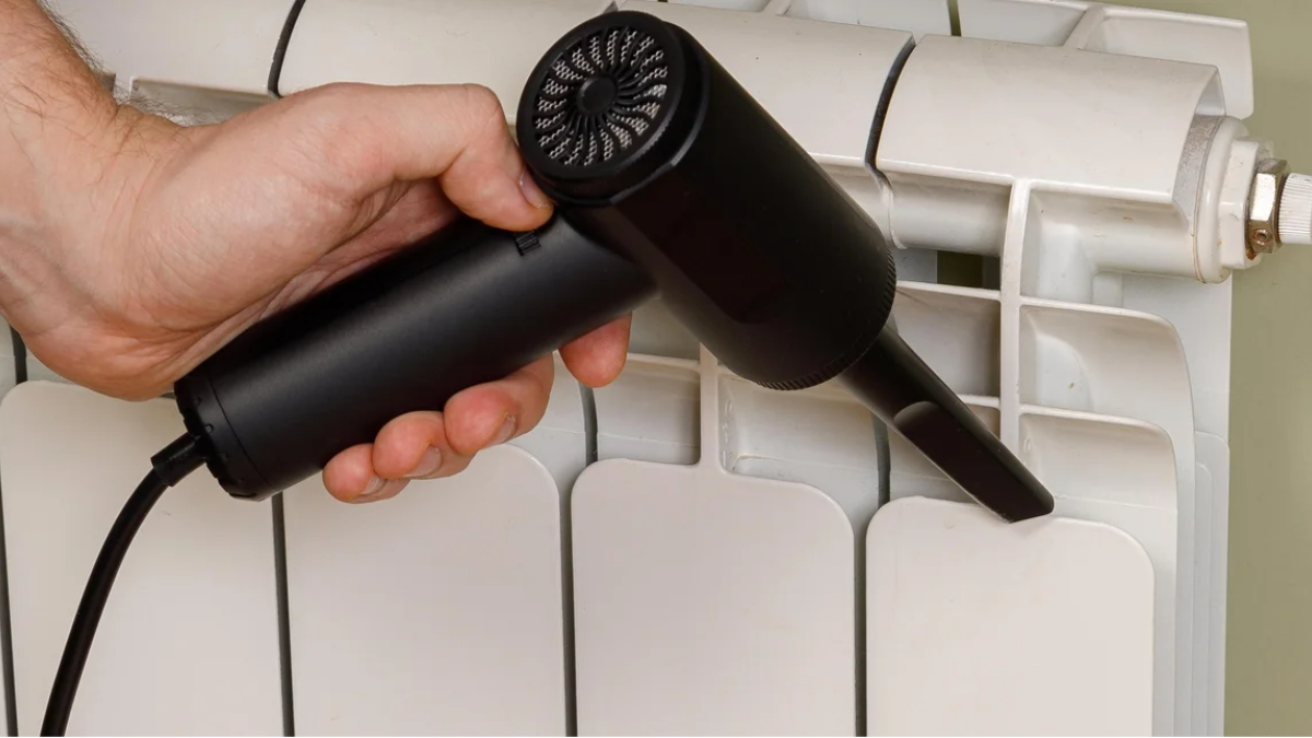 Radiátory: trik s fénem na vlasy, který zná jen málokdo