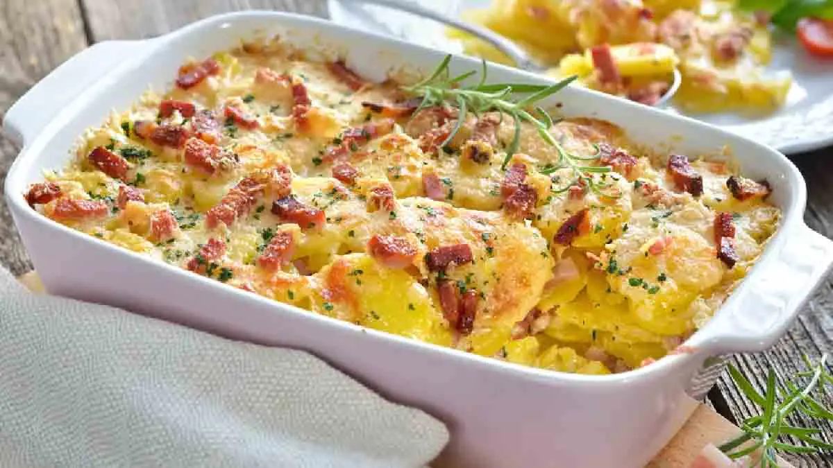 Recept na bramborový nákyp se šunkou a smetanou