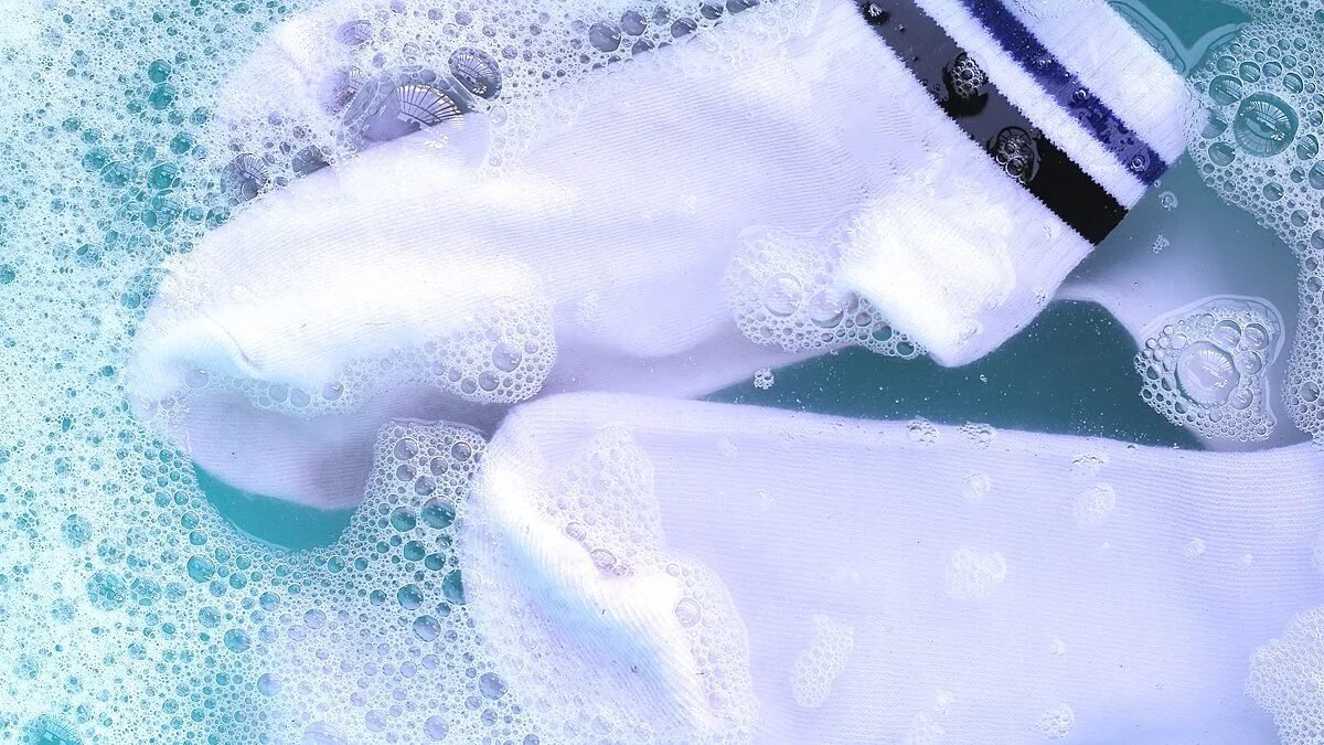 Je třeba prát ponožky naruby, nebo normálně? Japonský odborník na domácnost vysvětluje, jak je vyprat čistěji a omezit zatuchlý zápach