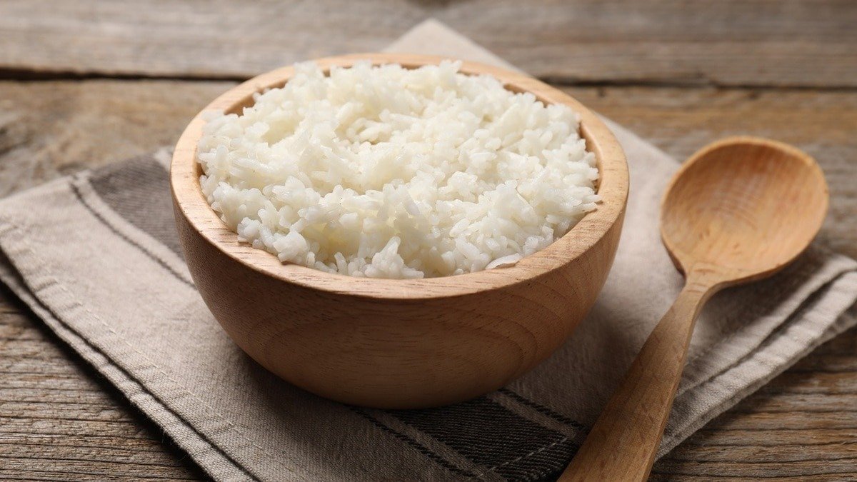 Dáte do skříně misku s rýží a vlhkost zmizí Metoda známá i v českých domácnostech ale funguje opravdu