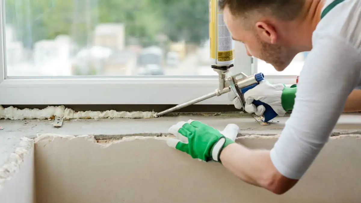 Radiátory topí, ale v bytě je zima: pět důvodů, o kterých instalatéři mlčí