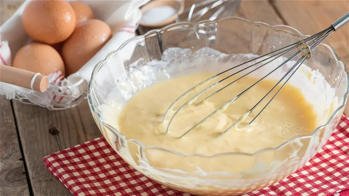 Beru konzervu a kefír a připravuji nezapomenutelný rybí koláč na svačinu hotový za pouhých 30 minut v troubě