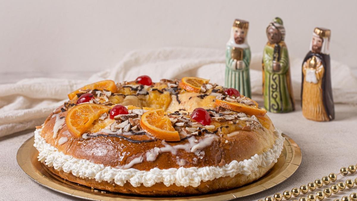 Svátek Tří králů 2026: jednoduchý a rychlý recept na královský koláč s mandlovým krémem