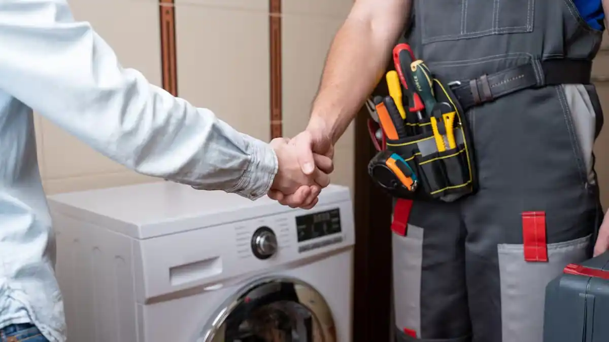 Technik vysvětluje, proč bílý ocet při každém praní poškozuje vaši pračku