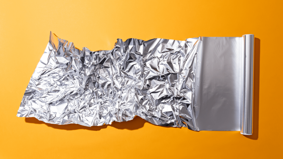 Stále více lidí balí dveřní kliky do alobalu: tady je proč