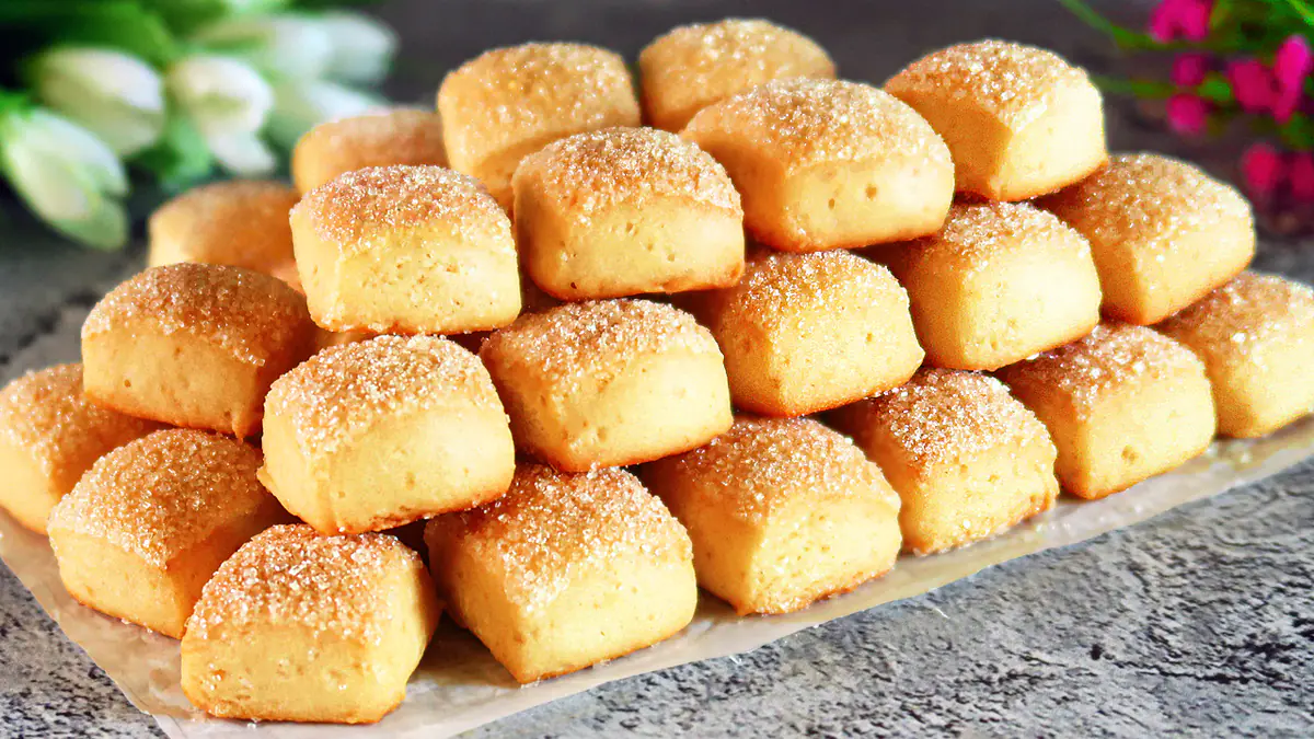 Tvaroh, máslo a špetka sody — zadělám za 5 minut. Výsledek: jemné sušenky jako křehké, ale nadýchanější a měkčí