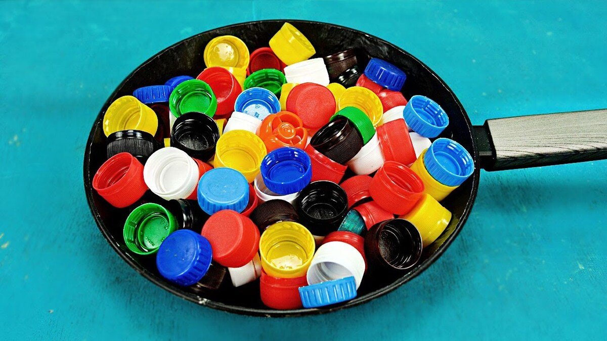 Už nevyhazuji víčka od plastových lahví takhle je používám v kuchyni — skutečný poklad