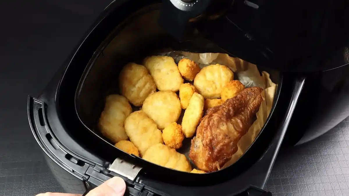 Użytkivatelé horkovzdušných fritéz by měli být opatrní Jednoduchá chyba může škodit zdraví