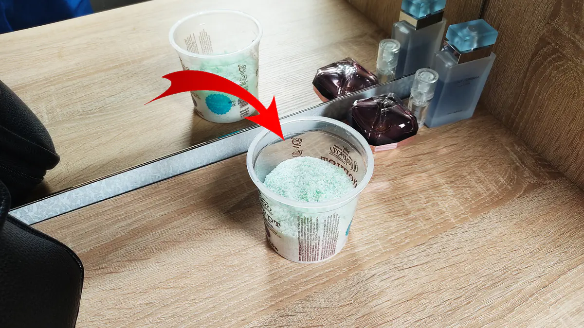 Do každé místnosti dávám kelímek se solí, jednoduchý trik pro svěžejší vzduch v bytě