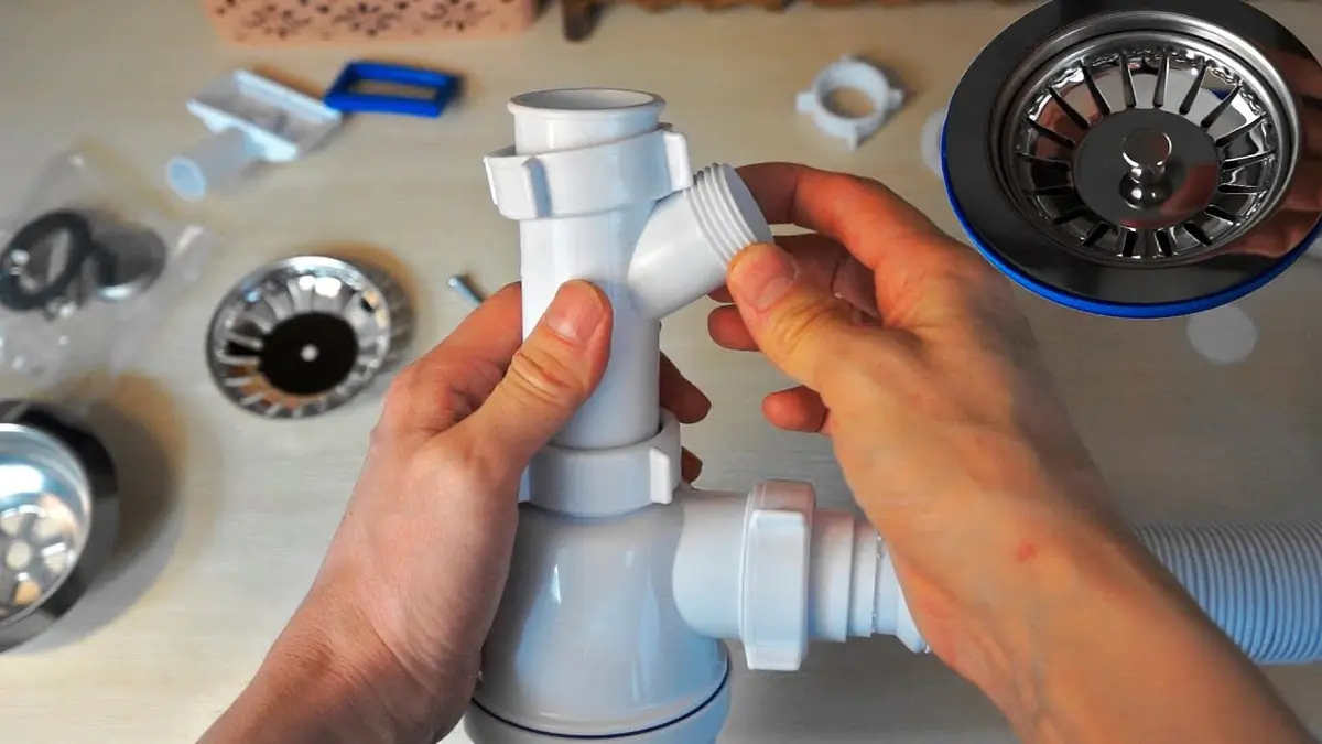 Proč je slévání těstovin do dřezu velmi špatný nápad