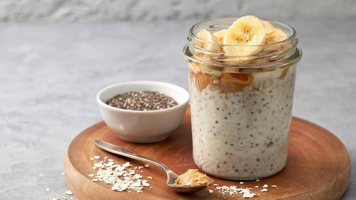 Večer si připravím tuhle snídani se semínky. Ráno jsem sytý(á) a plný(á) energie bez zbytečných starostí